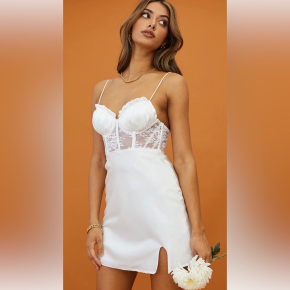 SELFIE LESLIE NWT TROPHY LACE BODICE SWEETHEART NECKLINE MINI DRESS - Picture 1 of 11